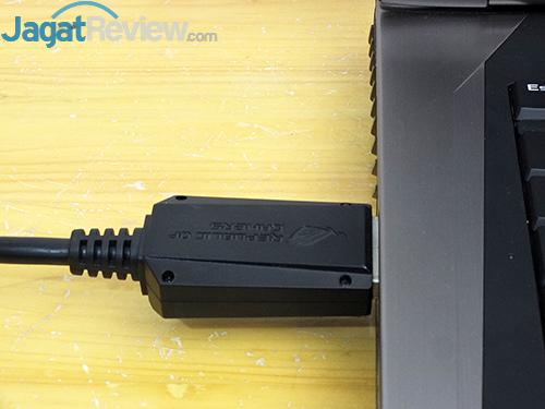 Review Notebook Gaming: ASUS ROG GX800VH 8 ASUS ROG GX800 Power Adapter - Pluged