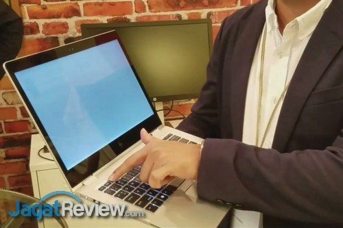 Fitur HP Sure View untuk Menghindarkan Diri dari Si Pengintip.mp4_snapshot_00.12_[2017.03.10_19.36.45]