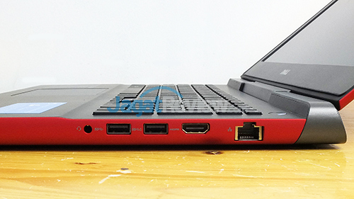 Review Notebook Gaming: Dell Inspiron 15 Gaming 7567 6 Dell Inspiron 15 Gaming 7567 Right Connectors