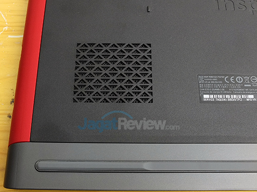 Review Notebook Gaming: Dell Inspiron 15 Gaming 7567 13 Dell Inspiron 15 Gaming 7567 Ventilation - Bottom