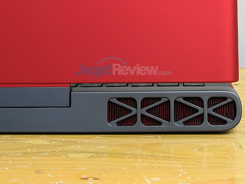 Review Notebook Gaming: Dell Inspiron 15 Gaming 7567 16 Dell Inspiron 15 Gaming 7567 Ventilation - Left