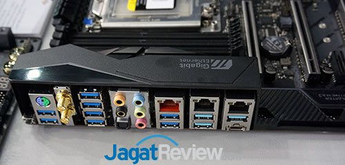 Computex17_ASRockBoard_X399_ProfessionalGaming2
