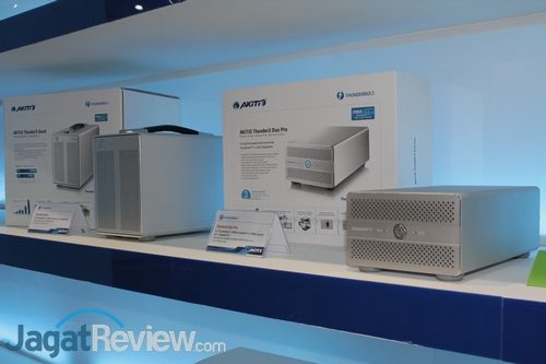 Akitio menawarkan dock dengan beberapa desain berbeda.