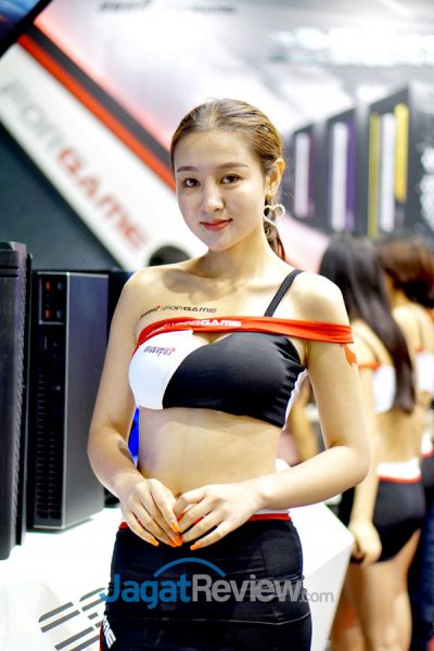 Booth Babes Computex 2017 Part III 4 DSC01299