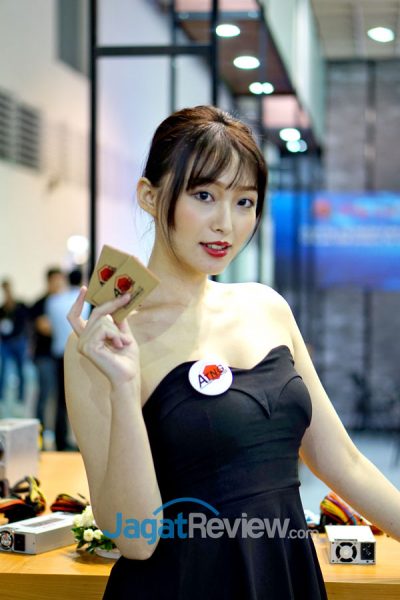 Booth Babes Computex 2017 Part III 7 DSC01320