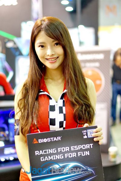 Booth Babes Computex 2017 Part III 9 DSC01329