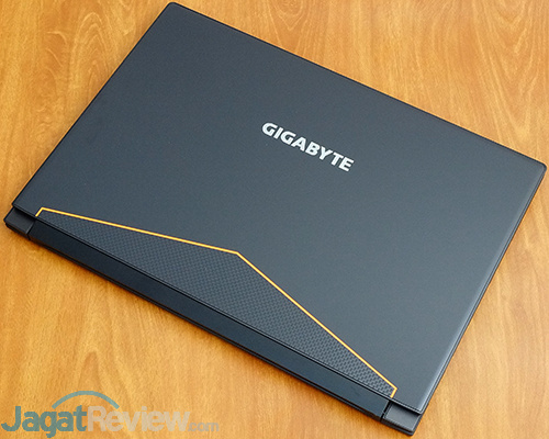 Gigabyte Aero 15 Top Side