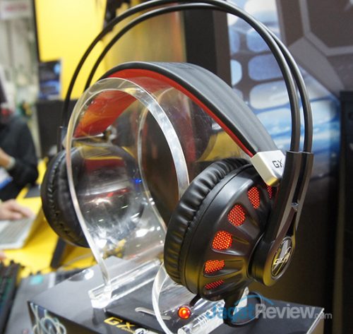 Computex 2017 Booth Raid: Genius 10 genius-headset