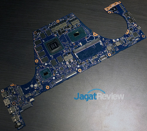 Review ASUS ROG ZEPHYRUS (GX501): Super Kencang & Tipis 30 ASUS GX501 Motherboard 01