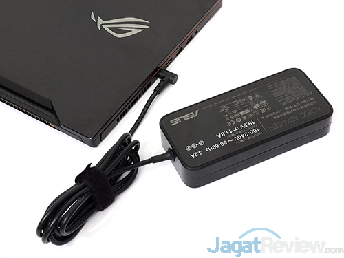 Review ASUS ROG ZEPHYRUS (GX501): Super Kencang & Tipis 39 ASUS GX501 Power Charger