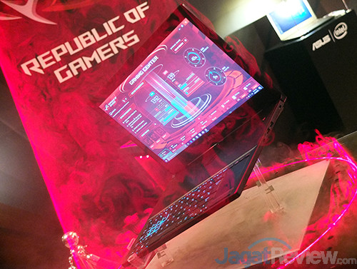 Deretan Laptop Tipis Terbaru ASUS Datangi Pasar Indonesia 2 ASUS Laptop Event 150817 02