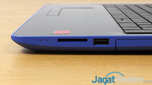 HP 15-bw072ax Ports - Right 01