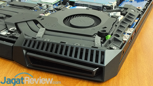 HP Omen 15-ce087TX GPU Cooling Exhaust
