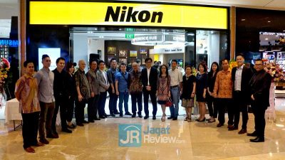 NIKON Resmikan Toko Ritel Pertama di Indonesia. 1 2 3
