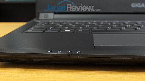 Review Gigabyte Sabre 15 Core i5: Laptop Gaming Murah dengan Keyboard RGB 12 Gigabyte Sabre 15 Indicator Lamps
