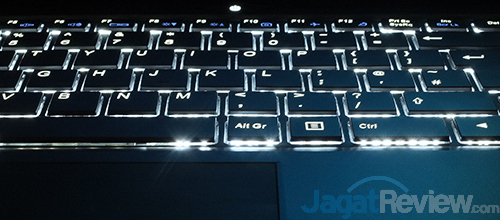 Review Gigabyte Sabre 15 Core i5: Laptop Gaming Murah dengan Keyboard RGB 10 Gigabyte Sabre 15 Keyboard Backlit