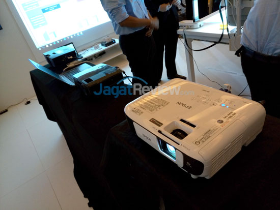 Epson Pamer Jajaran Proyektor Terbaru 4 IMG 20171102 124017