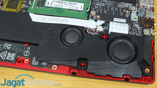 MSI GE63VR 7RF Speakers Left