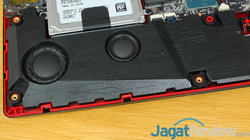 MSI GE63VR 7RF Speakers Right