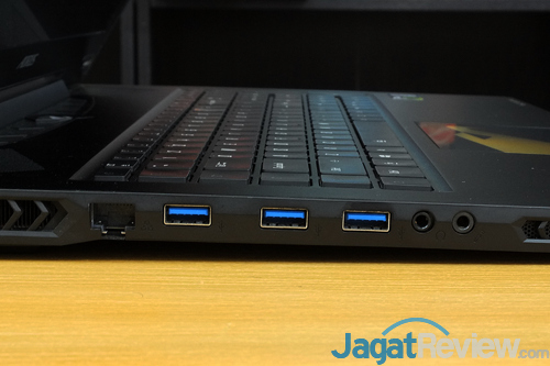 AORUS X7 DT v7 Connectors Left