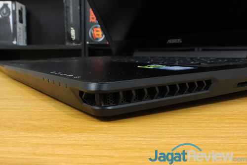 AORUS X7 DT v7 Speaker Vent Right