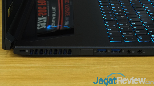 Review Notebook Gaming: Acer Predator Triton 700 8 Acer Predator Triton 700 Connectors Left