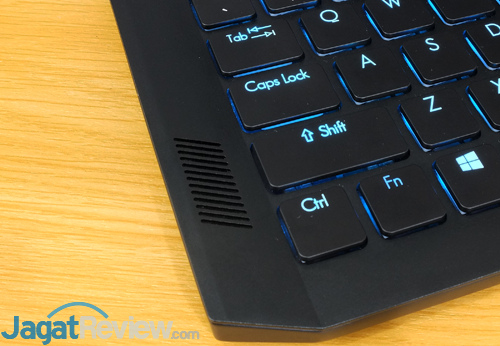 Review Notebook Gaming: Acer Predator Triton 700 35 Acer Predator Triton 700 Speaker Vent Left