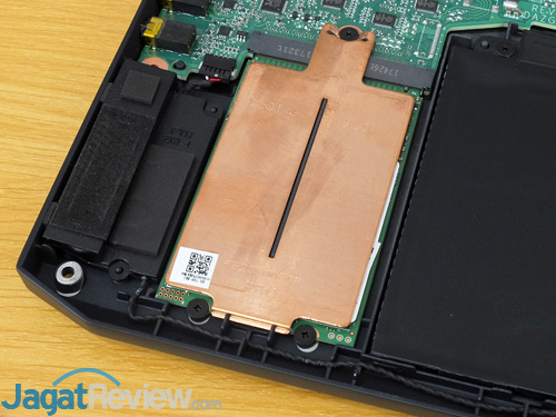 Review Notebook Gaming: Acer Predator Triton 700 34 Acer Predator Triton 700 Storage Speaker Driver Left