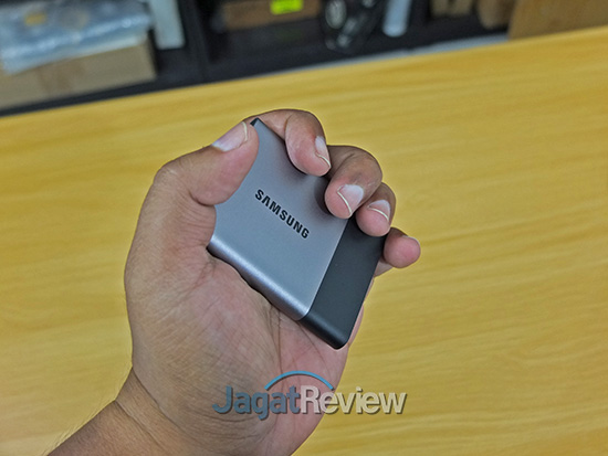 Review Storage: Samsung T3 SSD Portable 500GB 7 DSCF9046