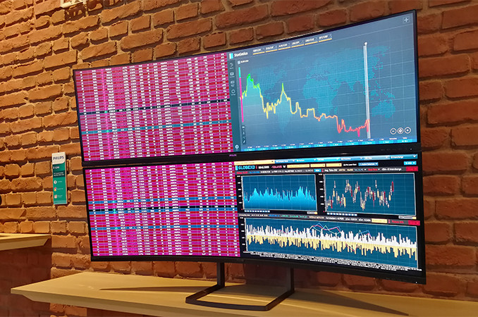 Philips Perkenalkan Briliance 492P8, Monitor Curve Super-Wide 13
