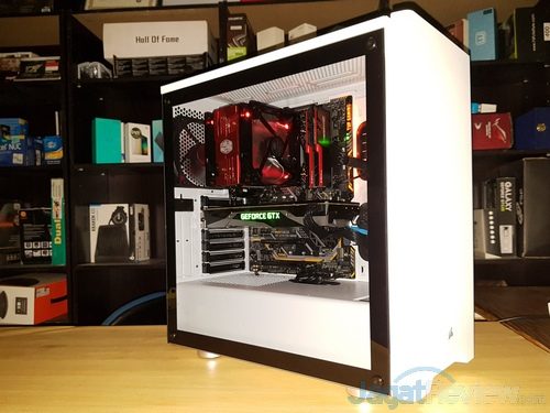 Review Casing Corsair Carbide 275R 28 Corsair Carbide 275R 65