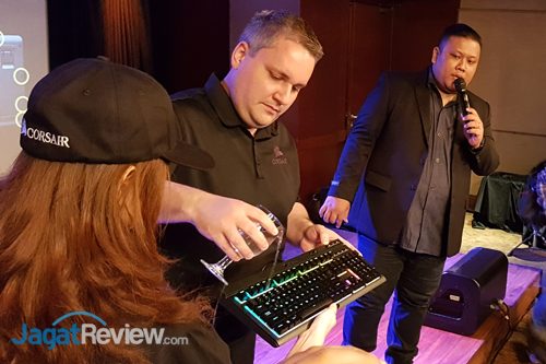 Unplug & Play - Gaming Gear Terbaru Corsair Hadir di Indonesia! 4 Corsair KB68 RGB