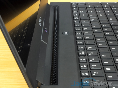 Review Gigabyte Aero 15X v8: Kencang, Tipis, dan Terjangkau dengan Core i7 8750H 21 Gigabyte Aero 15X v8 Exhaust Vent 01