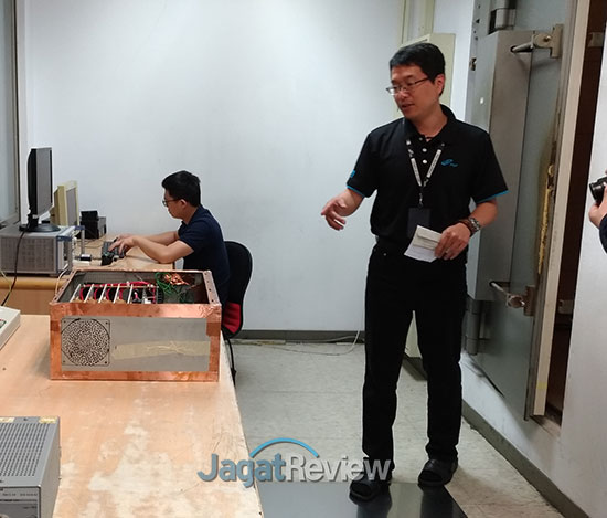 Kunjungan Headquarter FSP: Beginilah Suasana Laboratorium Uji Produk FSP 1 P 20180424 104941 vHDR Auto