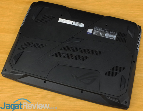 ASUS G703VI Bottom Side