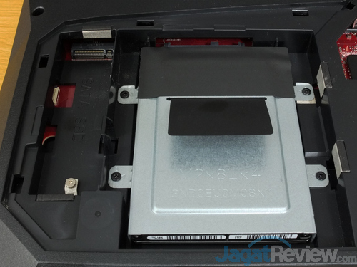 ASUS G703VI Storage Bay 02