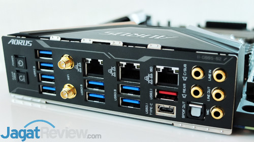 Hands-On Motherboard AMD Ryzen Threadripper: Gigabyte X399 Aorus Xtreme 9 Computex 2018 X399 Aorus Xtreme 09