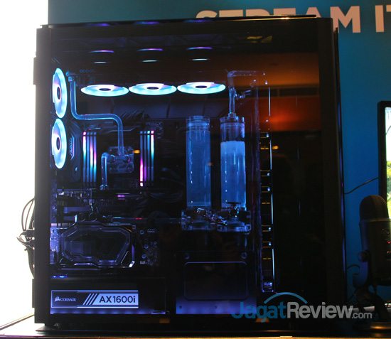 Jajaran Casing Terbaru Corsair Tampil Memesona di Computex 2018 9 Corsair Obsidian 1000D 01