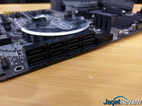 Hands-On Motherboard ASRock X470 Taichi 9 1 27s