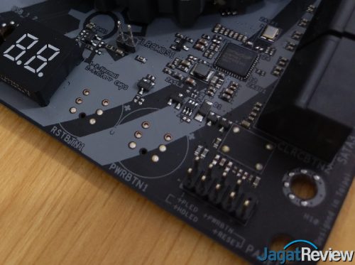 Hands-On Motherboard ASRock X470 Taichi 12 1 30s