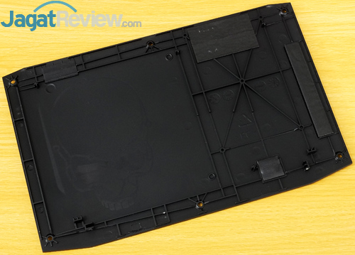 Intel NUC8i7HVK Cover