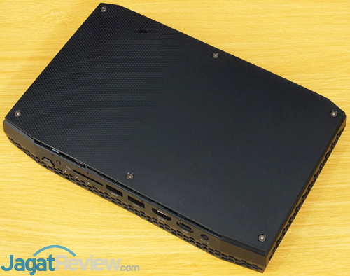 Intel NUC8i7HVK Top Side