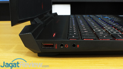 Review Notebook Gaming: Omen by HP 15-dc0035TX 12 Omen by HP 15 dc0035TX Connectors Left 01