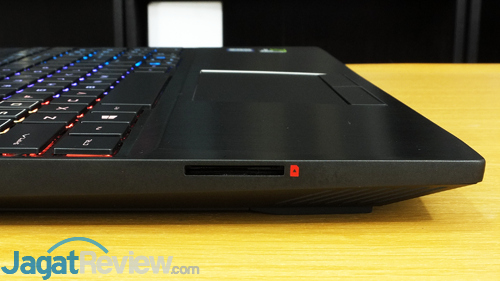 Review Notebook Gaming: Omen by HP 15-dc0035TX 13 Omen by HP 15 dc0035TX Connectors Left 02