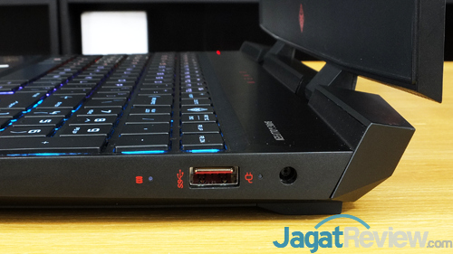Review Notebook Gaming: Omen by HP 15-dc0035TX 14 Omen by HP 15 dc0035TX Connectors Right