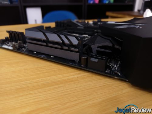 Hands-On Motherboard ASUS ROG STRIX X470-F Gaming 4 2 8s