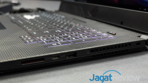 ASUS ROG GL704 06