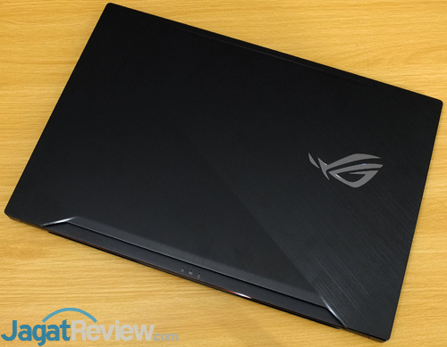 Review ASUS ROG Zephyrus-M (GM501S): Zephyrus Murah yang Kencang 6 ASUS ROG GM501S Top Side