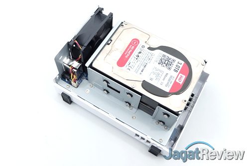 Hands-On Review NAS Synology DS218j 16 Synology DS218j 09