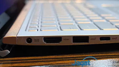 ASUS ZenBook 2018 - Lebih Kencang dan Canggih dengan Bodi Makin Ramping 19 ASUS ZenBook 14 UX433FN 02